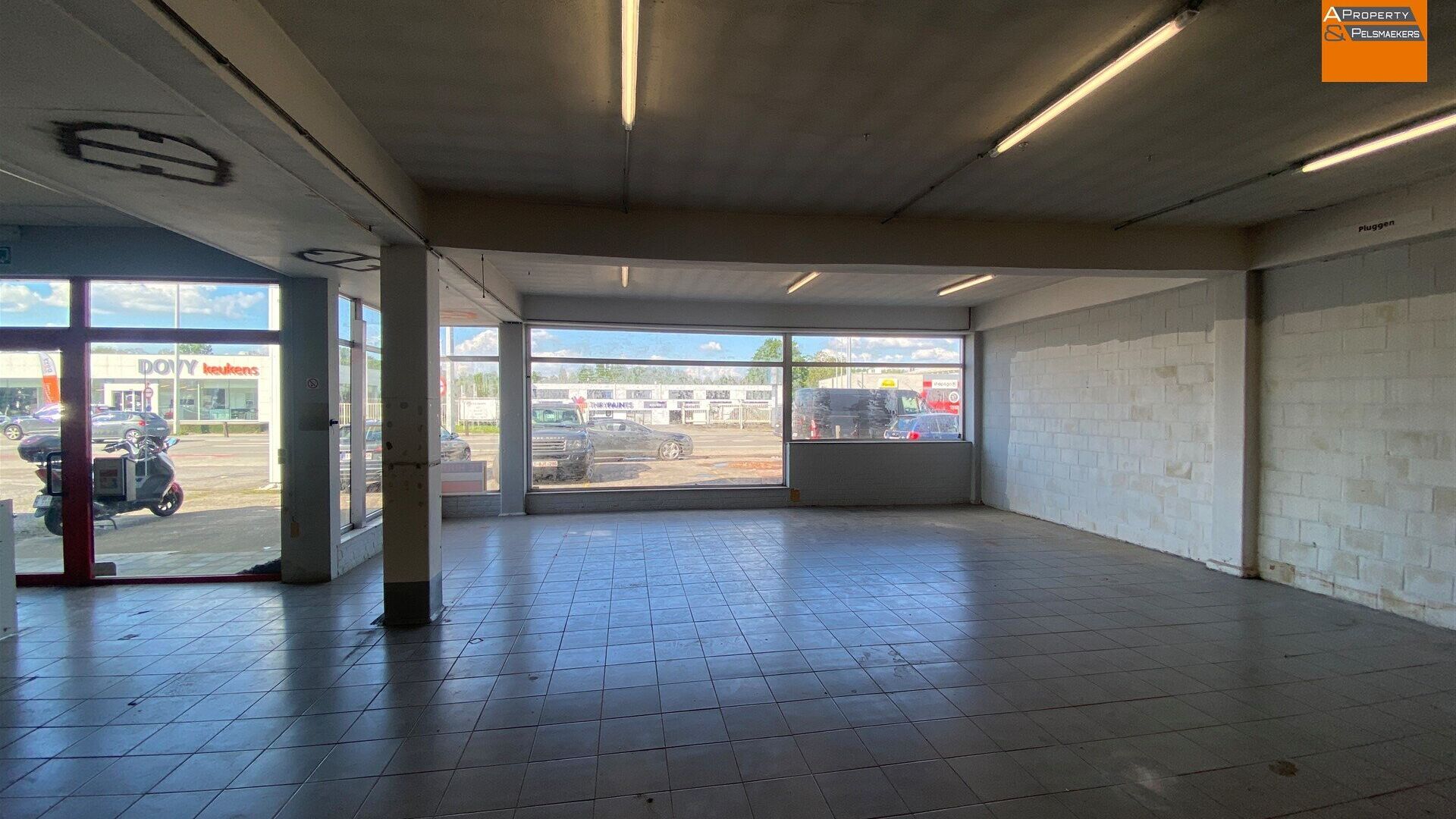 Commercial building for rent in HERENT