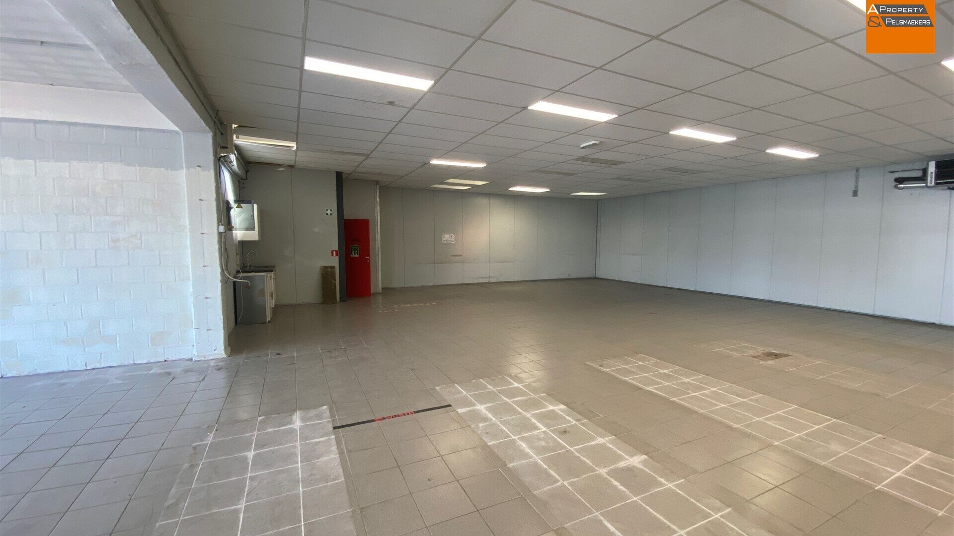 Commercial building for rent in HERENT