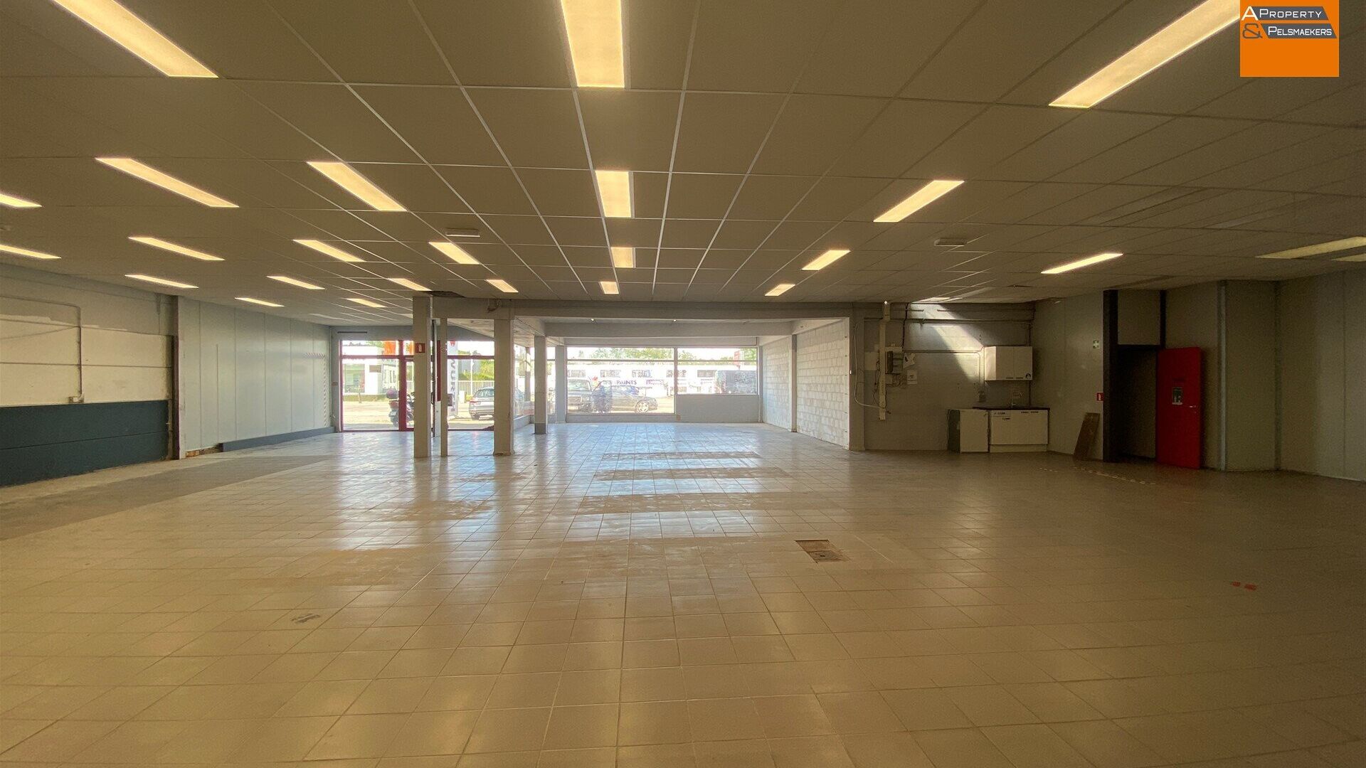 Commercial building for rent in HERENT