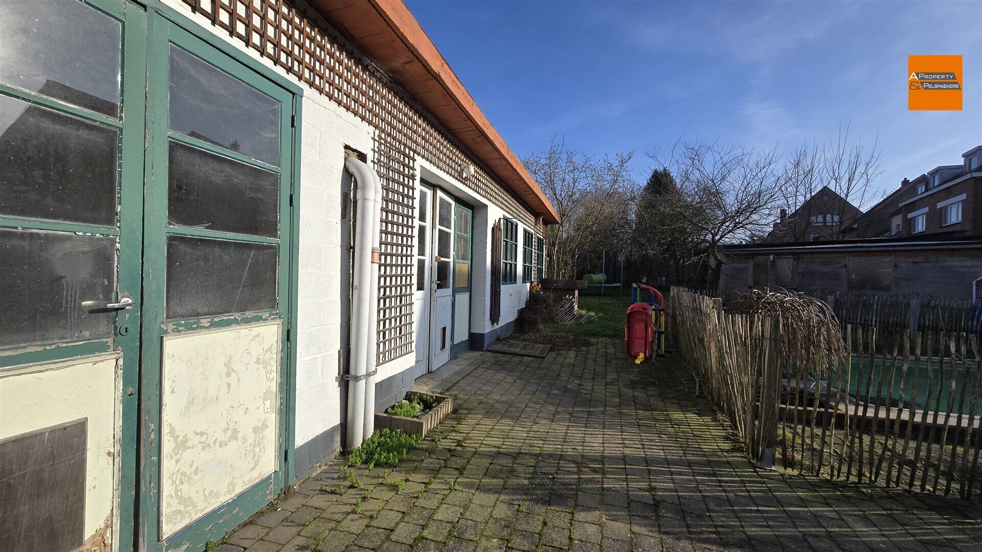 Magasin à louer à Wezembeek-Oppem