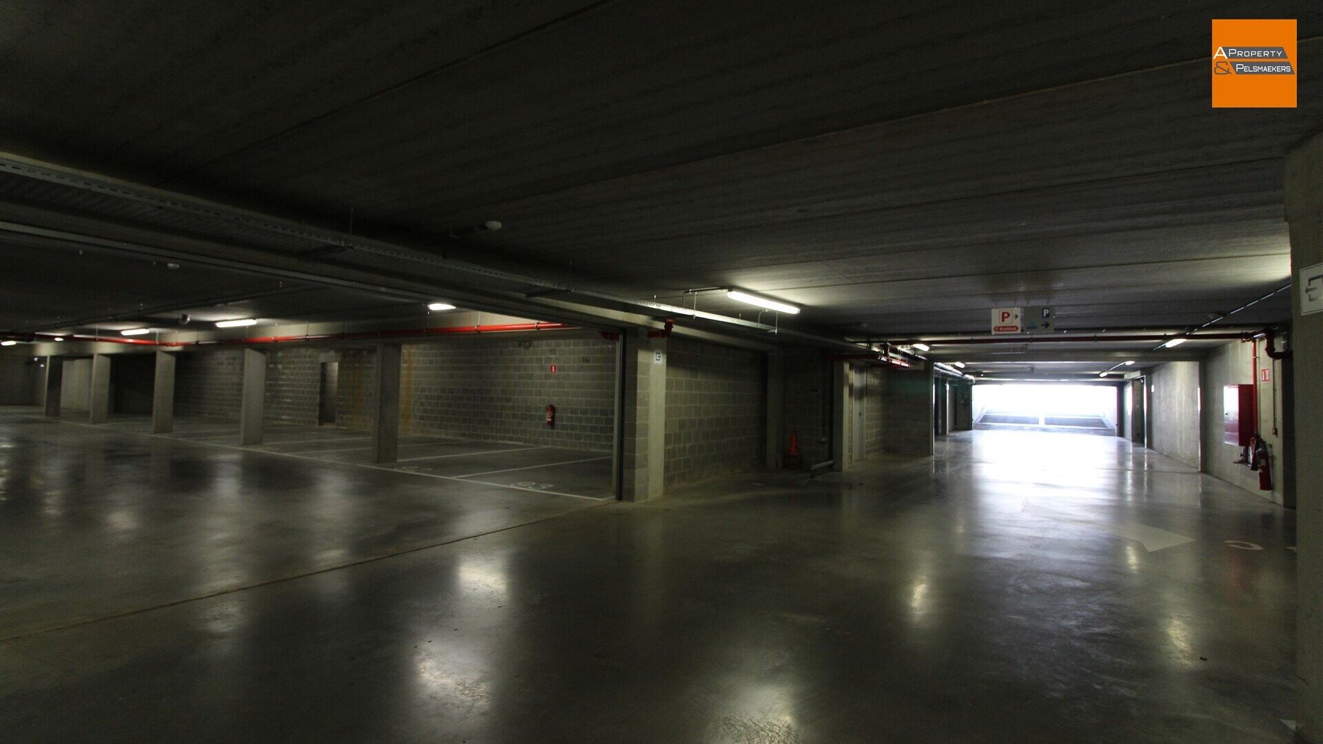 Parking - Binnenstaanplaats à louer à KORTENBERG